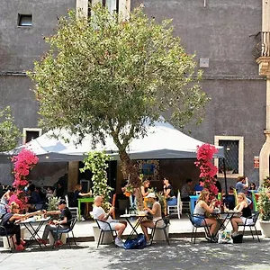 Apartment Finestre Sul Teatro - - Parking Included, Catania